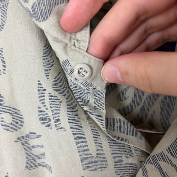 Vintage Levi’s Traditional Print Tropical Button Up Shirt Men’s Size Medium - Picture 4 of 5